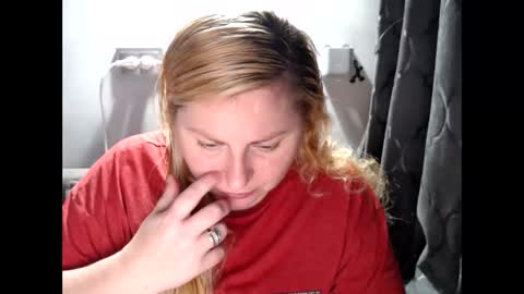 Laura online show from February 8, 7:27 pm