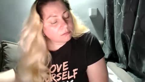 Laura online show from October 13, 10:34 pm