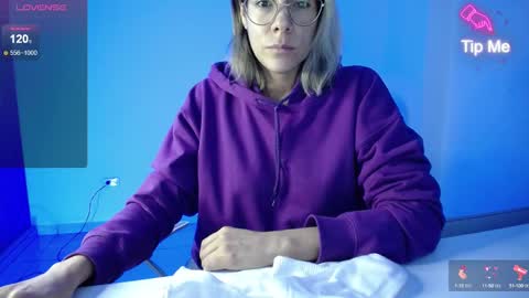 Candy Dowson online show from February 14, 10:28 am