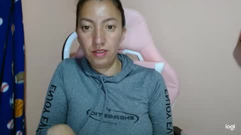 candymilfff online show from April 21, 9:11 pm