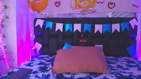 Snapshot of canela_osadaa_ chatting on September 23, 12:03 pm Aura online show from September 23, 12:03 pm