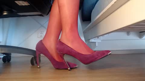 Snapshot of caolau chatting on September 25, 2:32 am Miss Di online show from September 25, 2:32 am