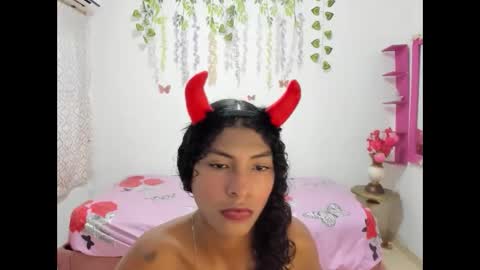 caramelo_hot11 online show from April 9, 8:47 pm