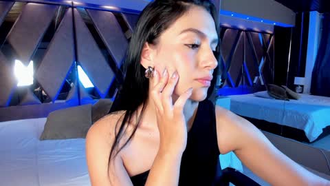 Snapshot of carina_rossi chatting on January 10, 11:33 am Carina online show from January 10, 11:33 am
