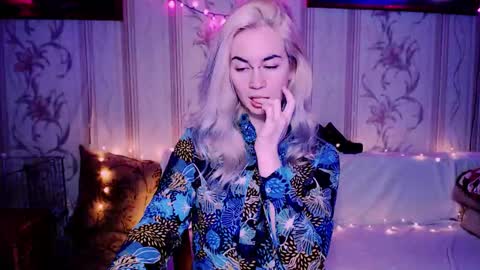 Carin online show from February 10, 7:17 pm