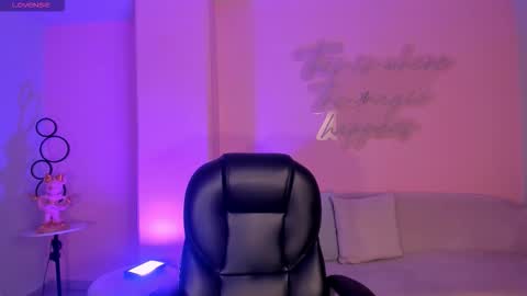 Snapshot of carlasmithx chatting on October 22, 12:10 pm Carla online show from October 22, 12:10 pm