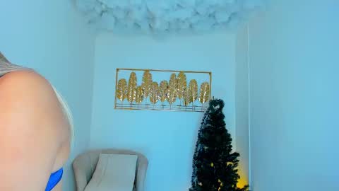 Andrea online show from December 4, 12:25 pm