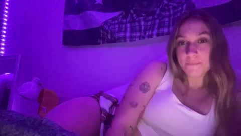 carlyy13 online show from December 23, 4:12 am