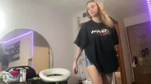 carlyy13 online show from December 25, 10:59 pm