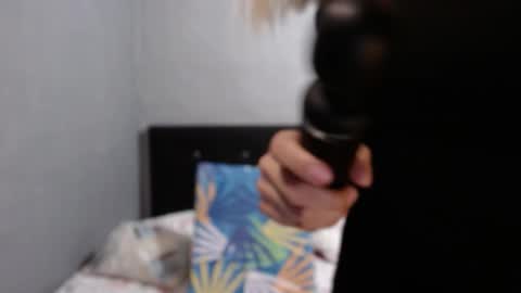 Snapshot of caro_milf_ chatting on September 24, 11:59 pm Caro milf online show from September 24, 11:59 pm