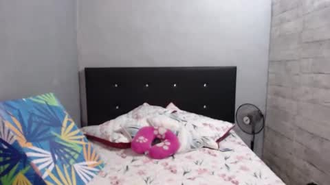 Snapshot of caro_milf_ chatting on September 11, 7:03 pm Caro milf online show from September 11, 7:03 pm