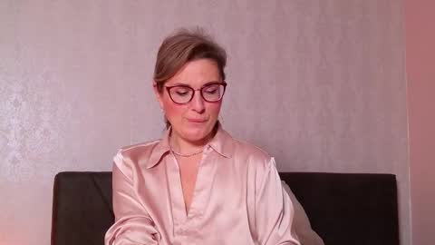 CaroJhones online show from November 17, 4:35 am