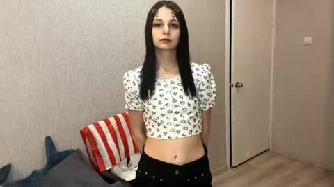 Amelia online show from June 2, 2:40 pm