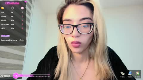 Snapshot of carolblonde chatting on February 7, 4:59 am Char online show from February 7, 4:59 am