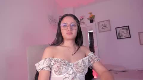Caroline online show from September 10, 8:09 pm