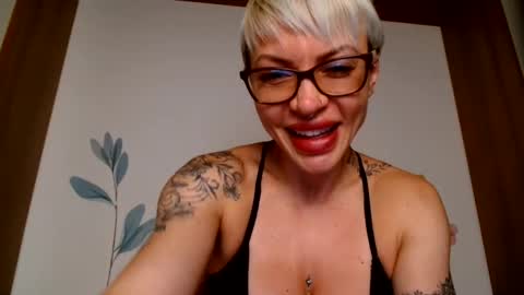 carolinamonroems online show from May 7, 10:57 pm