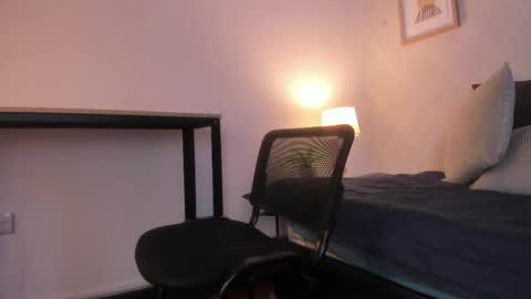  Caroline  online show from February 21, 11:44 am