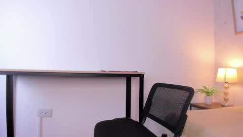  Caroline  online show from May 20, 11:40 am