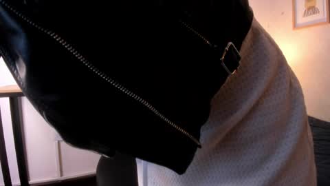  Caroline  online show from March 21, 11:37 am