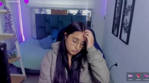 caroline_rodriguez_9 online show from February 6, 9:18 pm