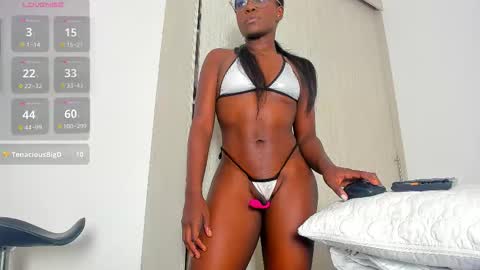 Snapshot of caroline_tovar_ chatting on October 29, 9:06 pm Caroline Tovar   Lovense is active my orgasms in your hands Give me more pleasure and make me cum online show from October 29, 9:06 pm