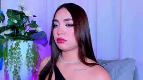 Snapshot of carolineegarcia chatting on February 14, 6:23 am CarolineeGarcia online show from February 14, 6:23 am