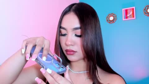 Snapshot of carolineegarcia chatting on February 12, 1:38 pm CarolineeGarcia online show from February 12, 1:38 pm