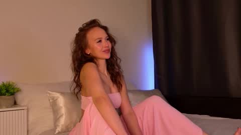 Caroline Porton online show from February 25, 3:32 pm