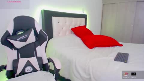 CarolinneFiotti online show from November 19, 5:24 pm