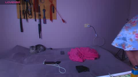 Carrie online show from December 21, 11:52 pm