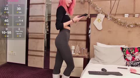 Snapshot of cassiefoxx_ chatting on December 20, 7:39 pm Cassie online show from December 20, 7:39 pm