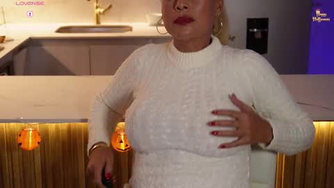 Snapshot of catagolden chatting on October 19, 10:56 pm Cata  online show from October 19, 10:56 pm