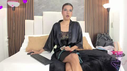 catiusca_reyes_03 online show from March 25, 12:52 pm