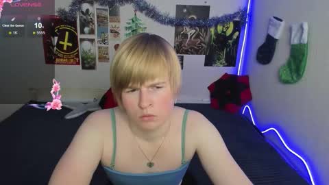 cattie_w_ online show from January 7, 1:09 am