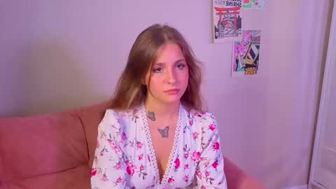 Lina  online show from September 13, 8:50 pm