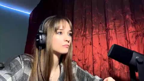 Lily online show from November 11, 4:26 pm