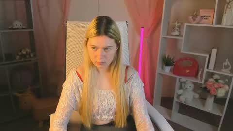 your cute kitty online show from April 15, 7:58 pm