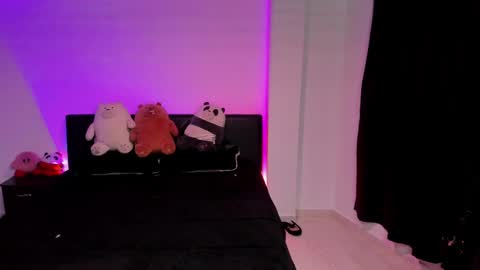 Snapshot of celestinepurple chatting on March 7, 5:18 am Celestineeeeee online show from March 7, 5:18 am