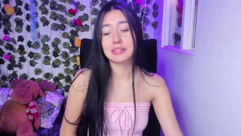 Snapshot of celestinepurple chatting on December 3, 9:45 pm Celestineeeeee online show from December 3, 9:45 pm