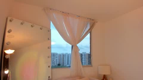 Snapshot of celia_dubois chatting on September 24, 9:03 pm Ari online show from September 24, 9:03 pm