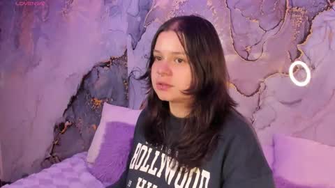 Hello guys my name is Sofi and Lizzie and  Vanessa online show from February 6, 4:27 am