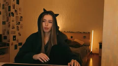 my name is Eva online show from January 6, 8:01 pm