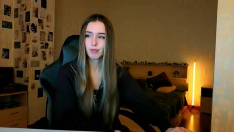 my name is Eva online show from January 15, 7:31 pm