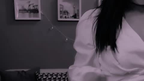 The Queen online show from December 22, 8:47 pm