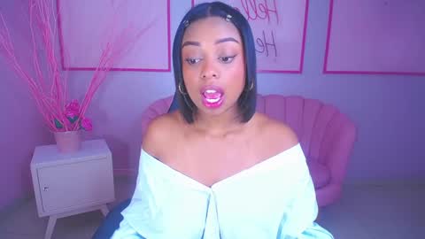 Snapshot of charlote_fun_a chatting on January 22, 10:40 am Charlote online show from January 22, 10:40 am
