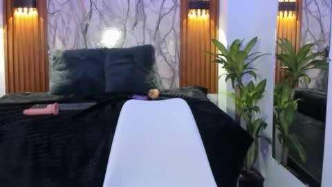 Charlotte Delacroixx online show from November 1, 7:29 pm