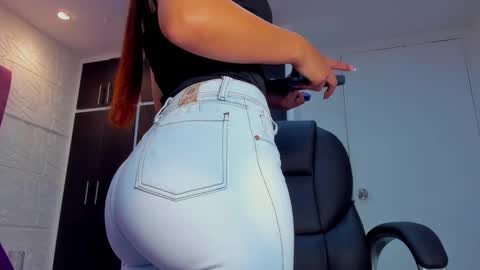 Charlotte Icee online show from November 25, 4:31 pm