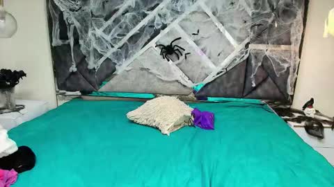 Snapshot of charlotte_walker1 chatting on October 15, 3:20 am charlotte_walker1 online show from October 15, 3:20 am