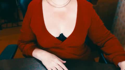 CharlotteXTasty online show from February 7, 8:20 pm