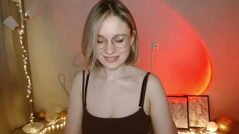 Snapshot of charming_beauty chatting on January 23, 3:16 am Michelle online show from January 23, 3:16 am